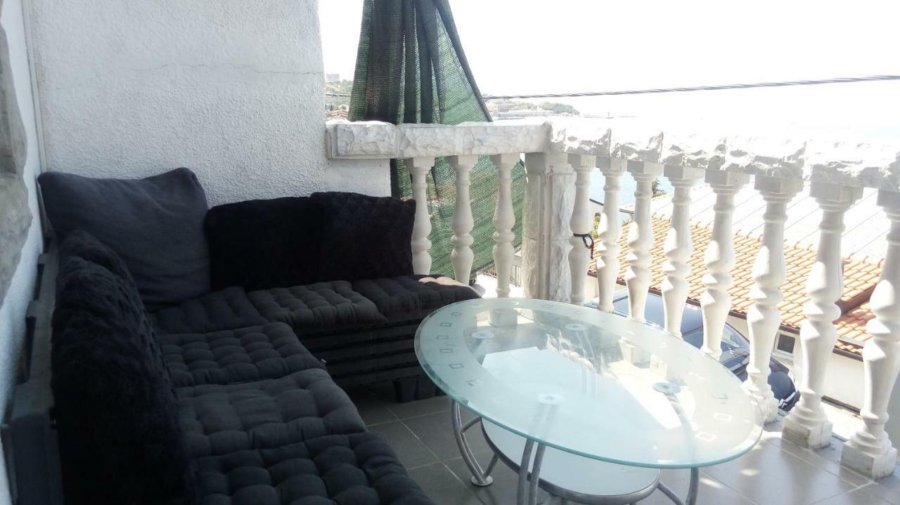 Apartmani Mira Senj  Eksteriør billede